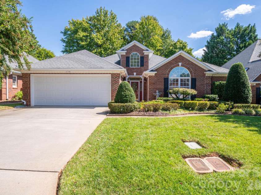 2972 Heritage Commons Lane, Gastonia, NC 28054.  MLS# CAR4426918, YatesRealty ID 53978. 