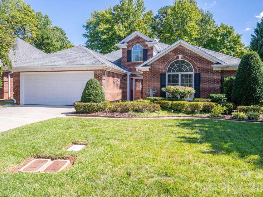 2972 Heritage Commons Lane, Gastonia, NC 28054.  MLS# CAR4426918, YatesRealty ID 53978. 