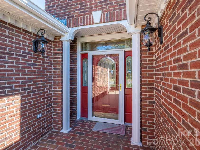 2972 Heritage Commons Lane, Gastonia, NC 28054.  MLS# CAR4426918, YatesRealty ID 53978. 