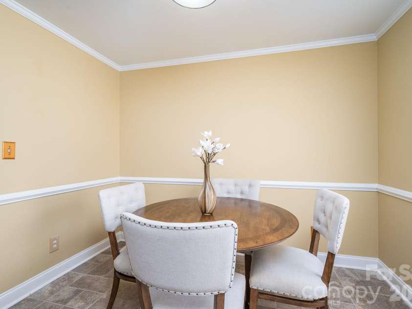 2972 Heritage Commons Lane, Gastonia, NC 28054.  MLS# CAR4426918, YatesRealty ID 53978. 