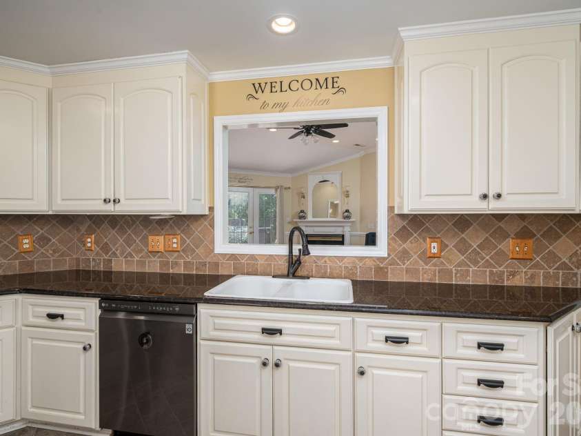 2972 Heritage Commons Lane, Gastonia, NC 28054.  MLS# CAR4426918, YatesRealty ID 53978. 