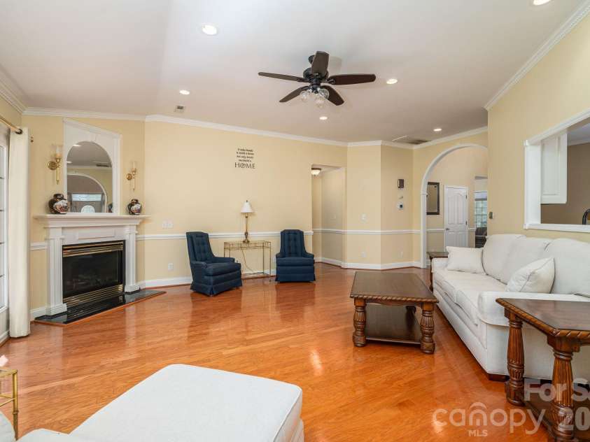 2972 Heritage Commons Lane, Gastonia, NC 28054.  MLS# CAR4426918, YatesRealty ID 53978. 