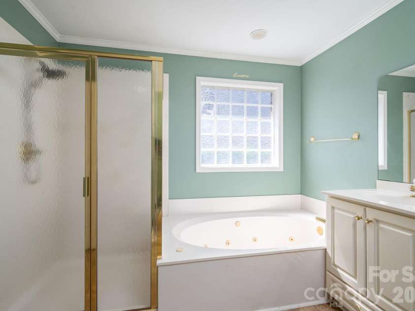 2972 Heritage Commons Lane, Gastonia, NC 28054.  MLS# CAR4426918, YatesRealty ID 53978. 