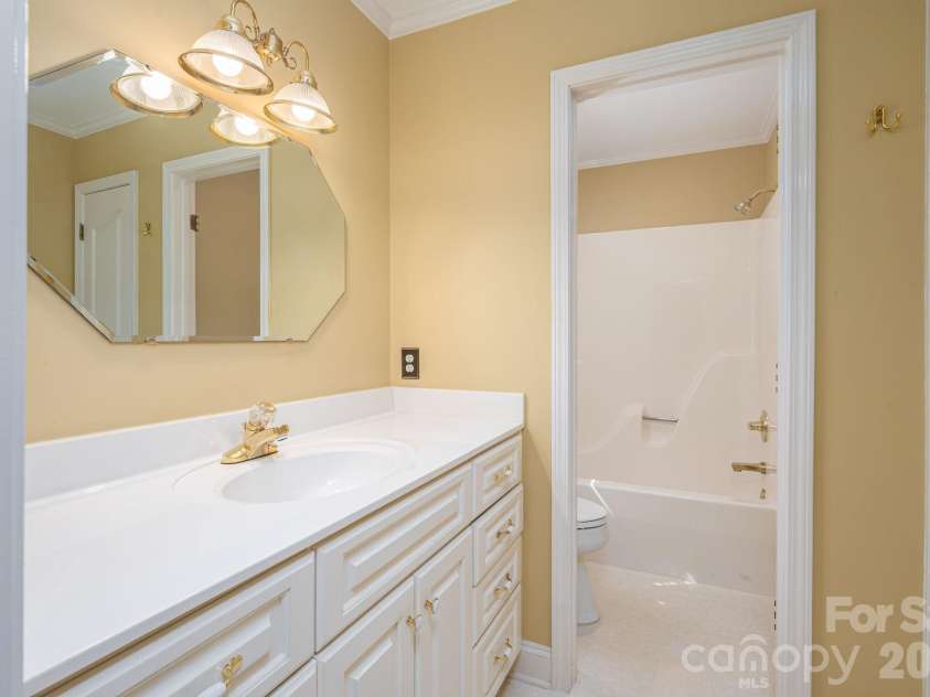 2972 Heritage Commons Lane, Gastonia, NC 28054.  MLS# CAR4426918, YatesRealty ID 53978. 
