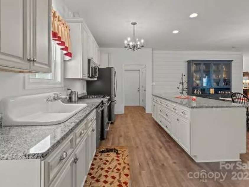 420 Spring Arbor Avenue, Salisbury, NC 28146.  MLS# CAR4237149, YatesRealty ID 5398. Kitchen