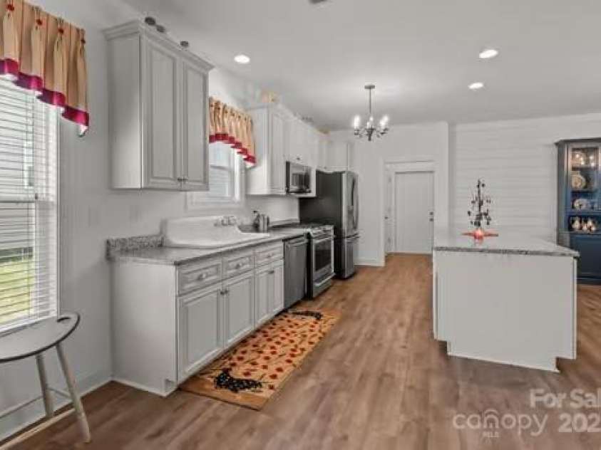 420 Spring Arbor Avenue, Salisbury, NC 28146.  MLS# CAR4237149, YatesRealty ID 5398. Kitchen