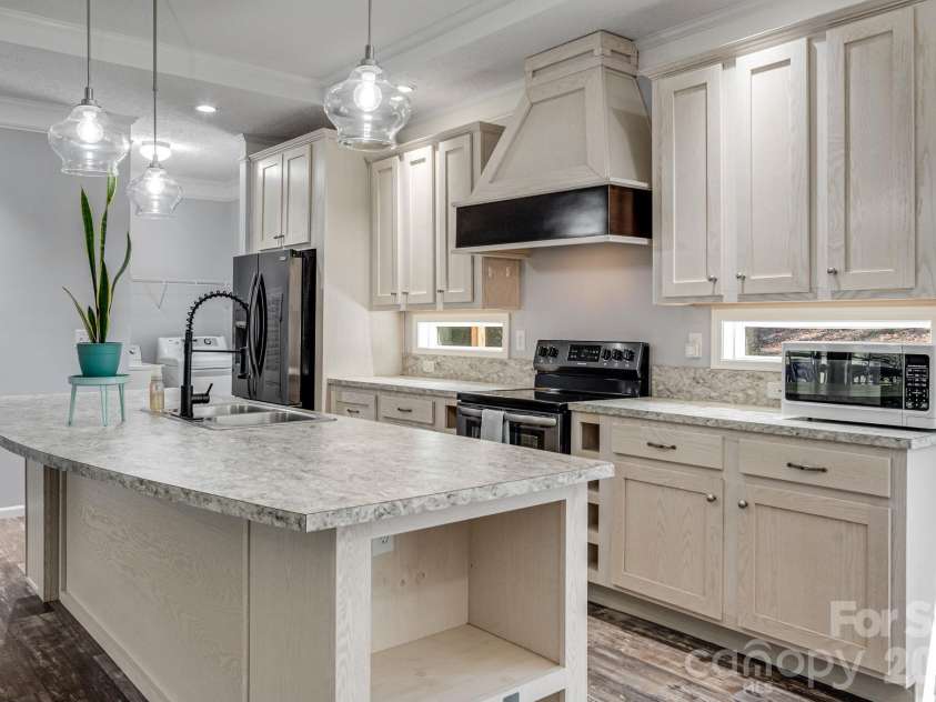 245 Potato Branch Road, Leicester, NC 28748.  MLS# CAR4427548, YatesRealty ID 53980. 
