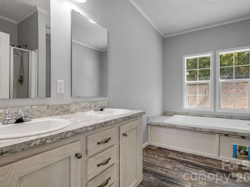 245 Potato Branch Road, Leicester, NC 28748.  MLS# CAR4427548, YatesRealty ID 53980. 