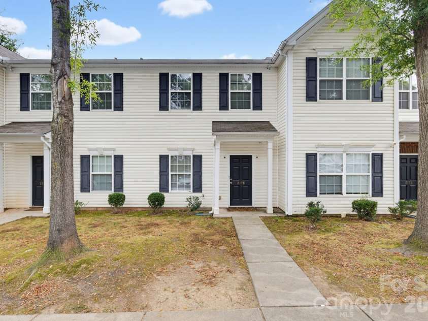 2176 Winthrop Chase Drive, Charlotte, NC 28212.  MLS# CAR4427399, YatesRealty ID 53981. 