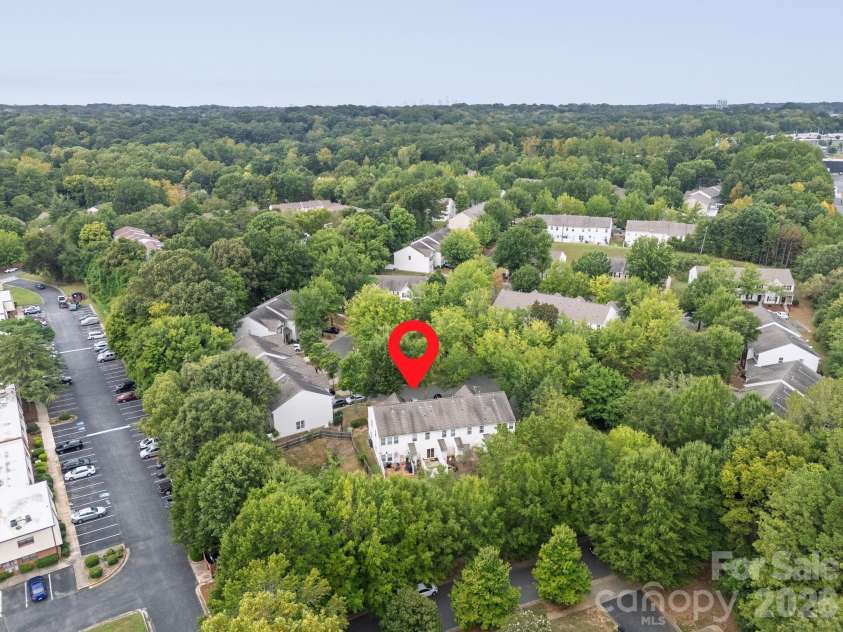 2176 Winthrop Chase Drive, Charlotte, NC 28212.  MLS# CAR4427399, YatesRealty ID 53981. 