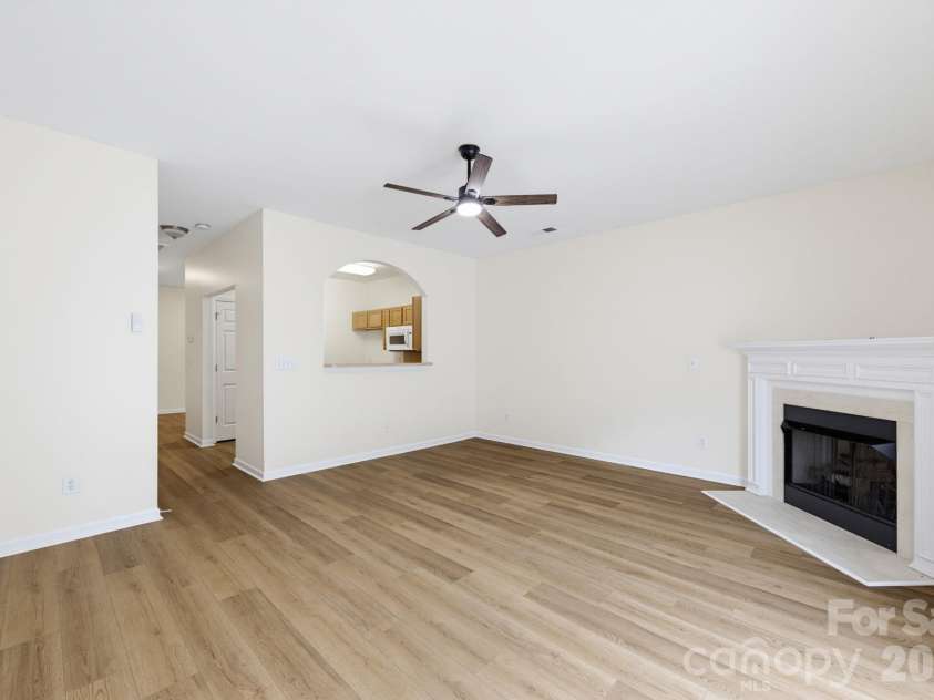2176 Winthrop Chase Drive, Charlotte, NC 28212.  MLS# CAR4427399, YatesRealty ID 53981. 