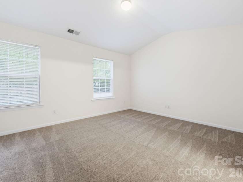 2176 Winthrop Chase Drive, Charlotte, NC 28212.  MLS# CAR4427399, YatesRealty ID 53981. 