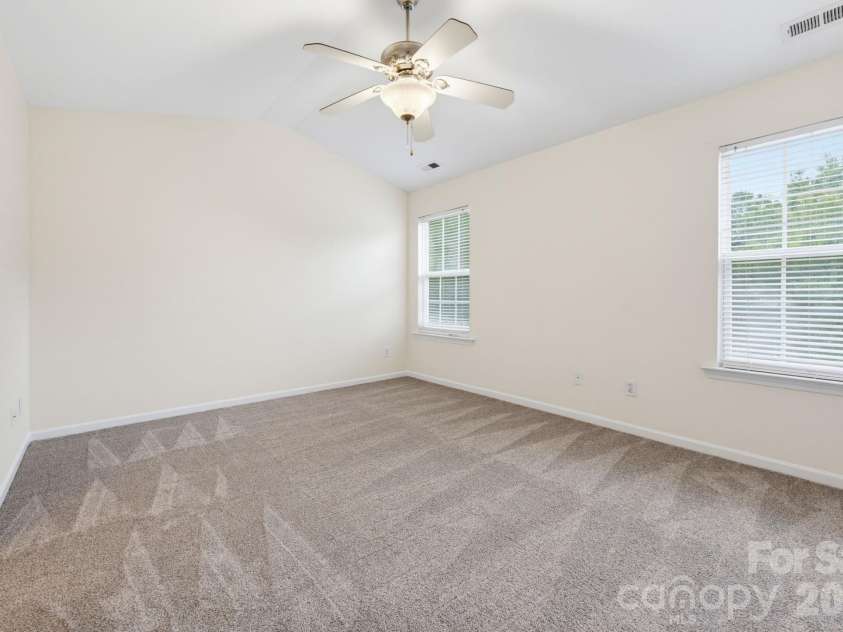 2176 Winthrop Chase Drive, Charlotte, NC 28212.  MLS# CAR4427399, YatesRealty ID 53981. 
