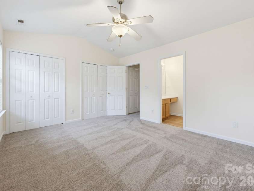 2176 Winthrop Chase Drive, Charlotte, NC 28212.  MLS# CAR4427399, YatesRealty ID 53981. 