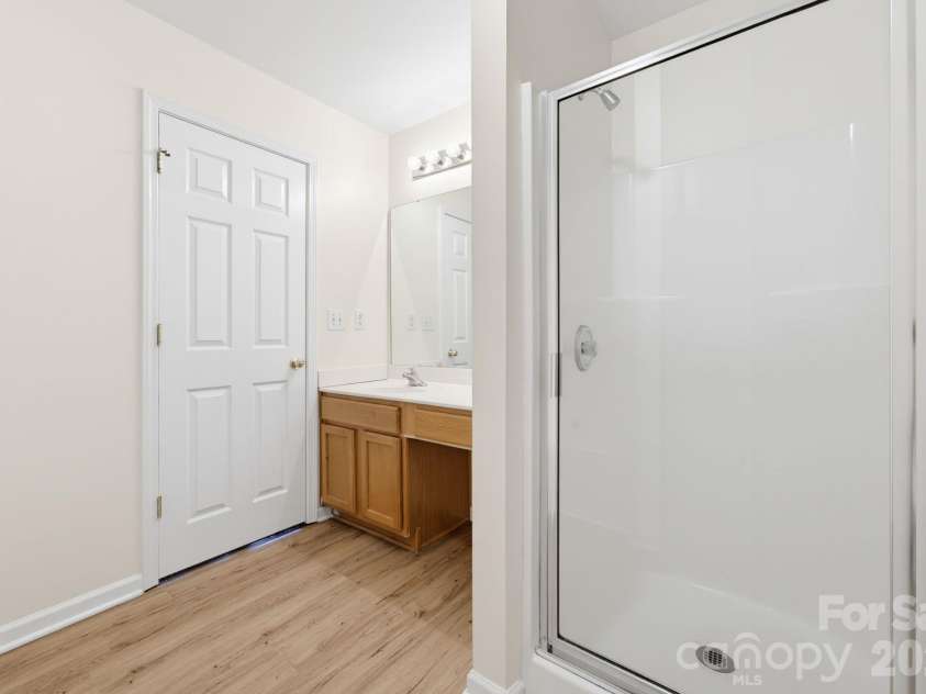 2176 Winthrop Chase Drive, Charlotte, NC 28212.  MLS# CAR4427399, YatesRealty ID 53981. 