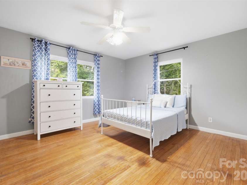 914 Springdale Lane, Gastonia, NC 28052.  MLS# CAR4427496, YatesRealty ID 53984. 
