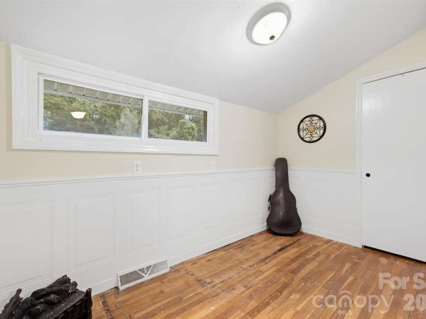 914 Springdale Lane, Gastonia, NC 28052.  MLS# CAR4427496, YatesRealty ID 53984. 