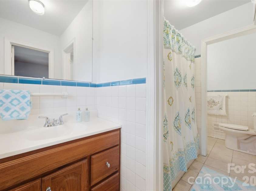 914 Springdale Lane, Gastonia, NC 28052.  MLS# CAR4427496, YatesRealty ID 53984. 