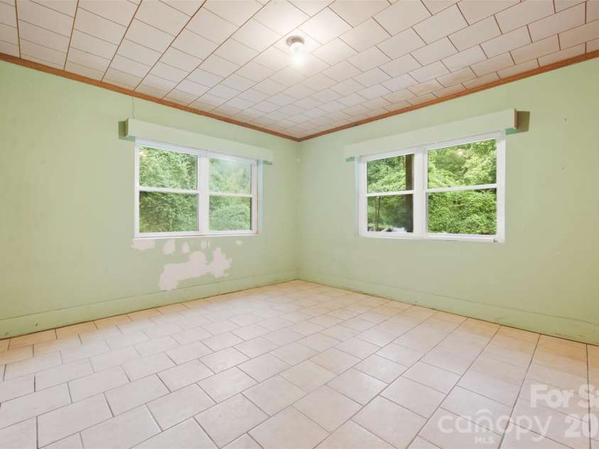 914 Springdale Lane, Gastonia, NC 28052.  MLS# CAR4427496, YatesRealty ID 53984. 