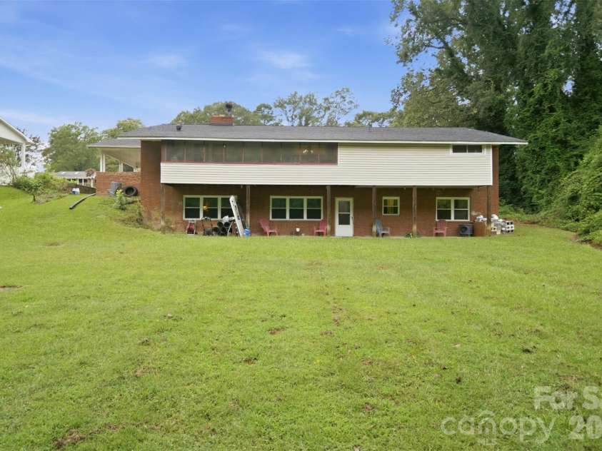 914 Springdale Lane, Gastonia, NC 28052.  MLS# CAR4427496, YatesRealty ID 53984. 