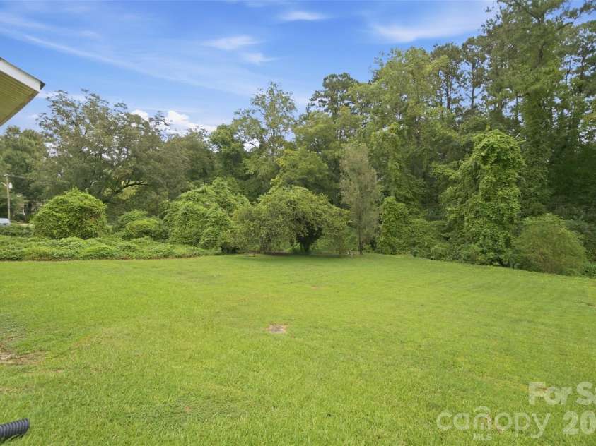 914 Springdale Lane, Gastonia, NC 28052.  MLS# CAR4427496, YatesRealty ID 53984. 