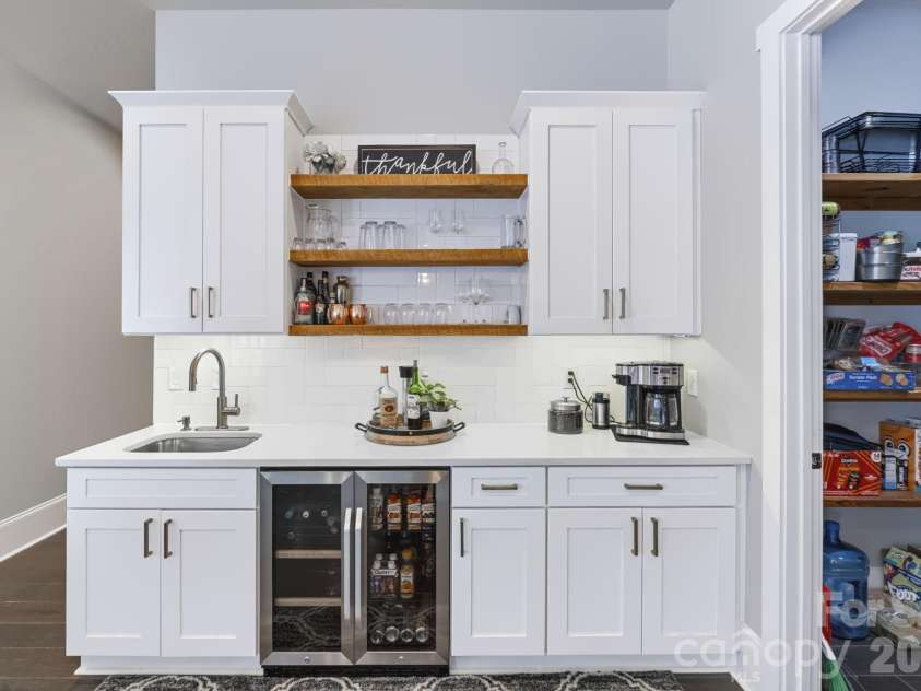 7001 Duncan Road, Indian Trail, NC 28079.  MLS# CAR4427411, YatesRealty ID 53985. Bar Area
