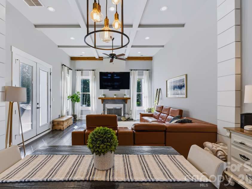 7001 Duncan Road, Indian Trail, NC 28079.  MLS# CAR4427411, YatesRealty ID 53985. Family Room