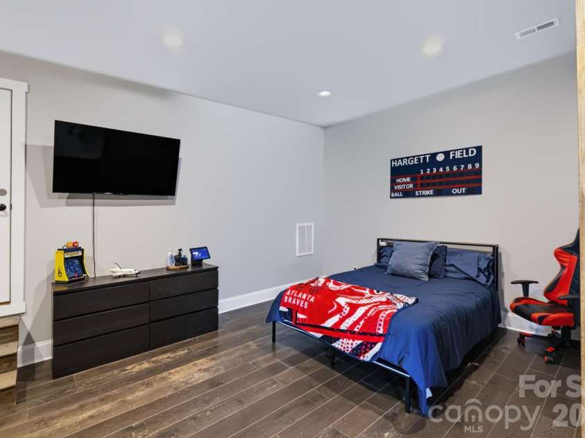 7001 Duncan Road, Indian Trail, NC 28079.  MLS# CAR4427411, YatesRealty ID 53985. Flex Room