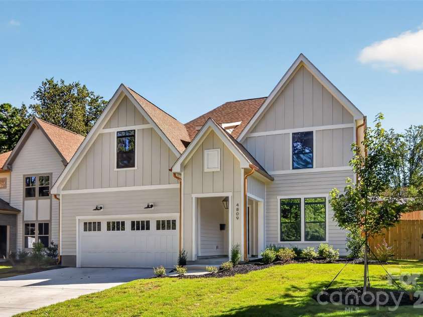 4809 Currituck Drive, Charlotte, NC 28210.  MLS# CAR4427425, YatesRealty ID 53986. 