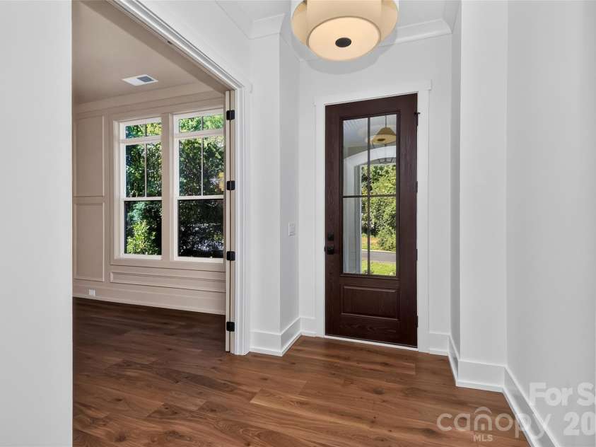 4809 Currituck Drive, Charlotte, NC 28210.  MLS# CAR4427425, YatesRealty ID 53986. 