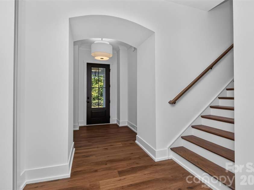 4809 Currituck Drive, Charlotte, NC 28210.  MLS# CAR4427425, YatesRealty ID 53986. 