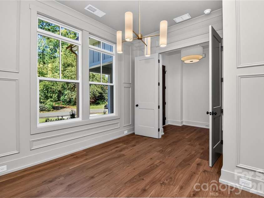 4809 Currituck Drive, Charlotte, NC 28210.  MLS# CAR4427425, YatesRealty ID 53986. 