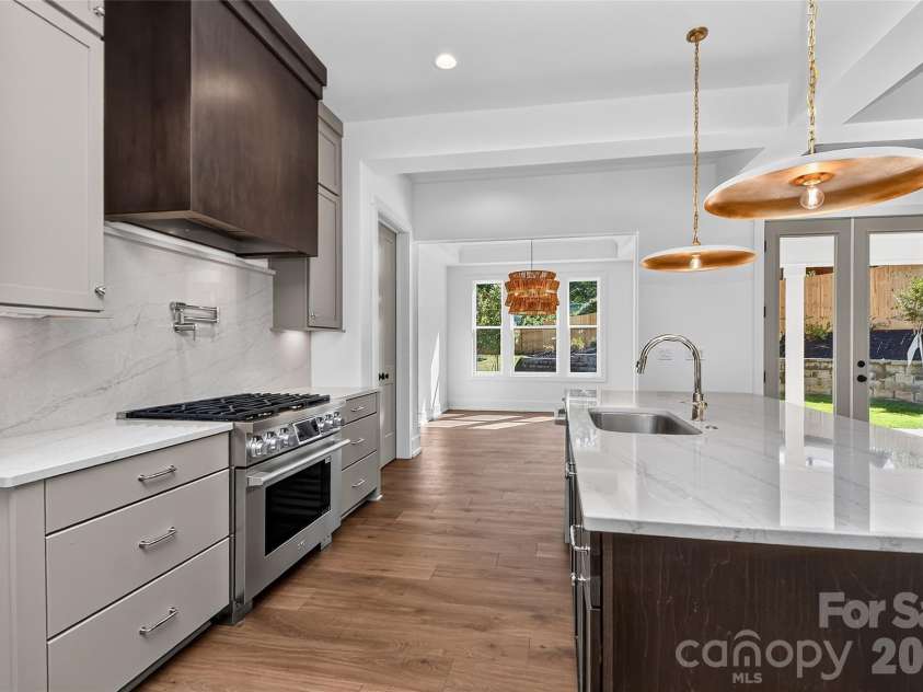 4809 Currituck Drive, Charlotte, NC 28210.  MLS# CAR4427425, YatesRealty ID 53986. 