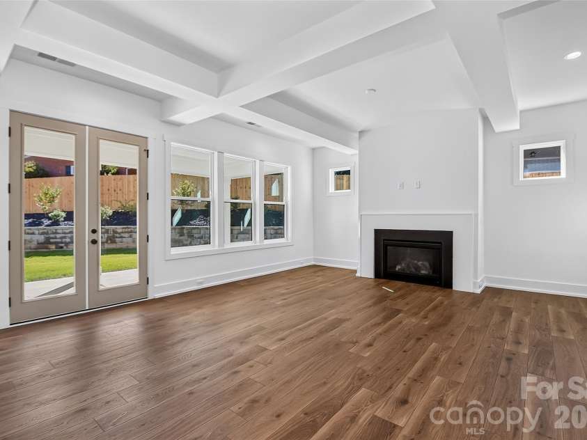 4809 Currituck Drive, Charlotte, NC 28210.  MLS# CAR4427425, YatesRealty ID 53986. 