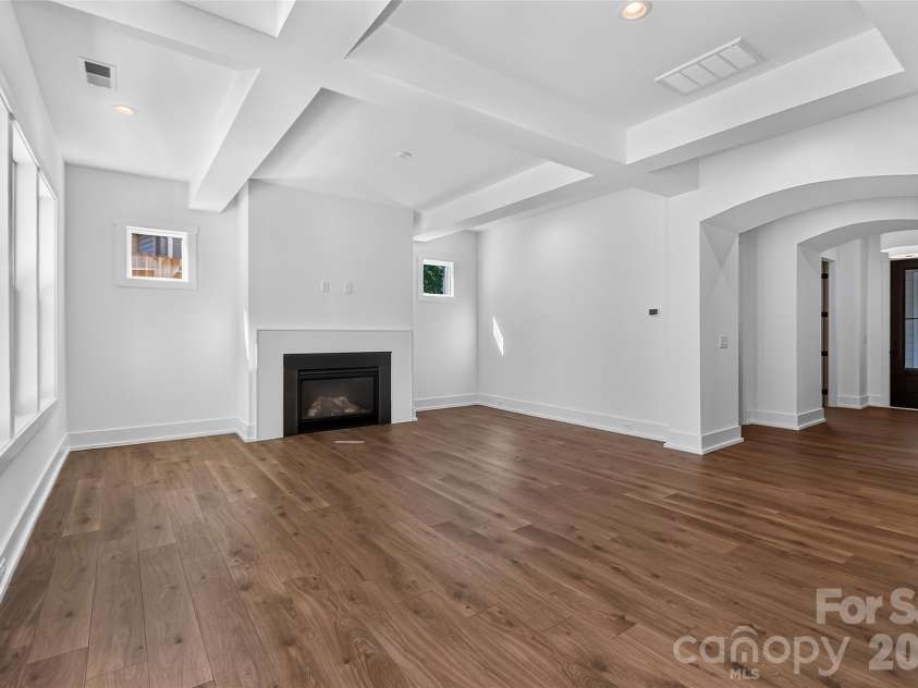4809 Currituck Drive, Charlotte, NC 28210.  MLS# CAR4427425, YatesRealty ID 53986. 