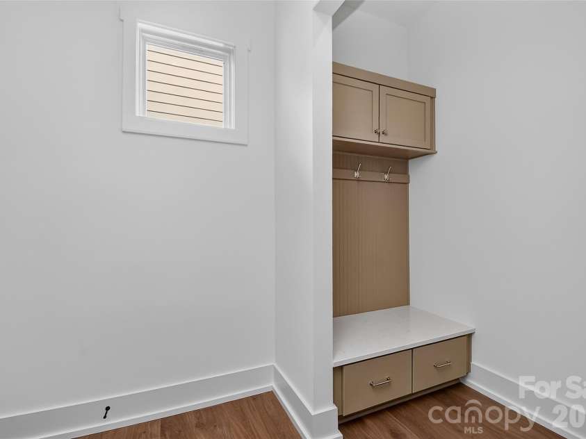 4809 Currituck Drive, Charlotte, NC 28210.  MLS# CAR4427425, YatesRealty ID 53986. 