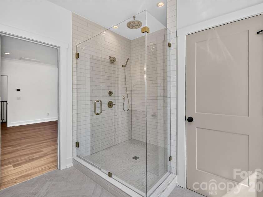 4809 Currituck Drive, Charlotte, NC 28210.  MLS# CAR4427425, YatesRealty ID 53986. 