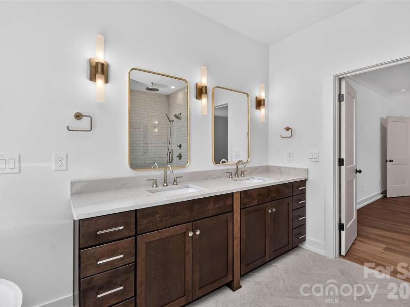 4809 Currituck Drive, Charlotte, NC 28210.  MLS# CAR4427425, YatesRealty ID 53986. 