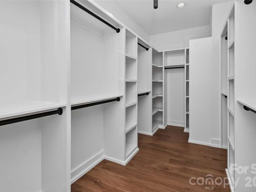 4809 Currituck Drive, Charlotte, NC 28210.  MLS# CAR4427425, YatesRealty ID 53986. 