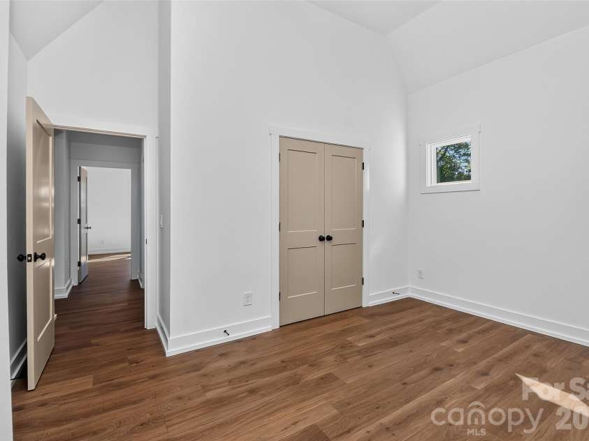 4809 Currituck Drive, Charlotte, NC 28210.  MLS# CAR4427425, YatesRealty ID 53986. 