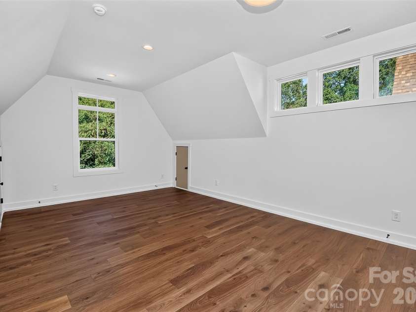4809 Currituck Drive, Charlotte, NC 28210.  MLS# CAR4427425, YatesRealty ID 53986. 