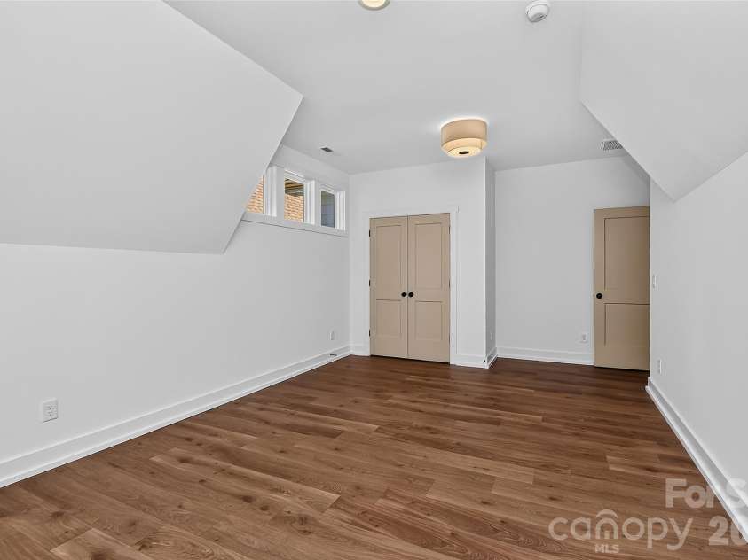 4809 Currituck Drive, Charlotte, NC 28210.  MLS# CAR4427425, YatesRealty ID 53986. 
