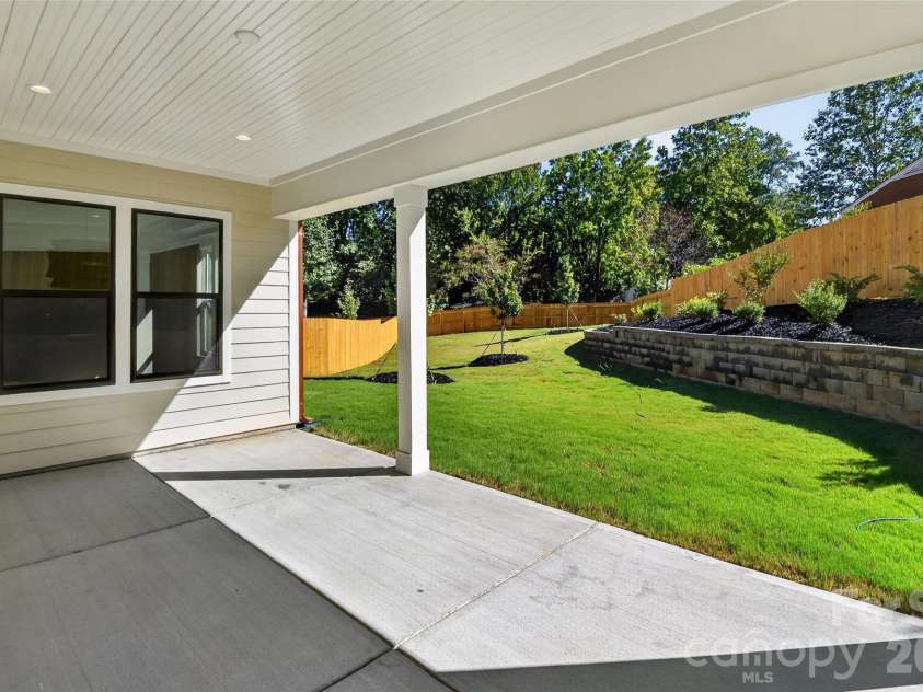 4809 Currituck Drive, Charlotte, NC 28210.  MLS# CAR4427425, YatesRealty ID 53986. 