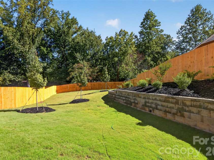4809 Currituck Drive, Charlotte, NC 28210.  MLS# CAR4427425, YatesRealty ID 53986. 