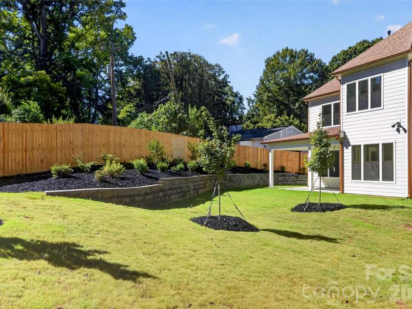 4809 Currituck Drive, Charlotte, NC 28210.  MLS# CAR4427425, YatesRealty ID 53986. 