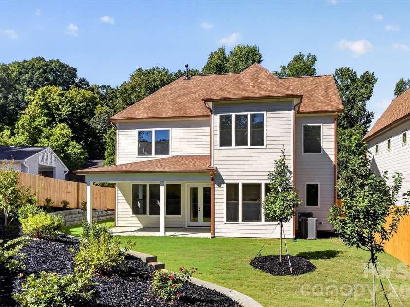 4809 Currituck Drive, Charlotte, NC 28210.  MLS# CAR4427425, YatesRealty ID 53986. 
