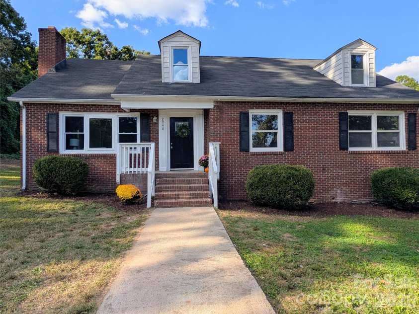 2048 Simmons Street, Gastonia, NC 28052.  MLS# CAR4427061, YatesRealty ID 53987. 