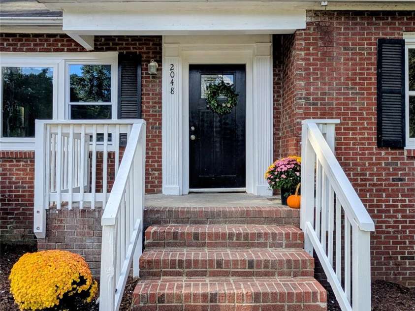2048 Simmons Street, Gastonia, NC 28052.  MLS# CAR4427061, YatesRealty ID 53987. 