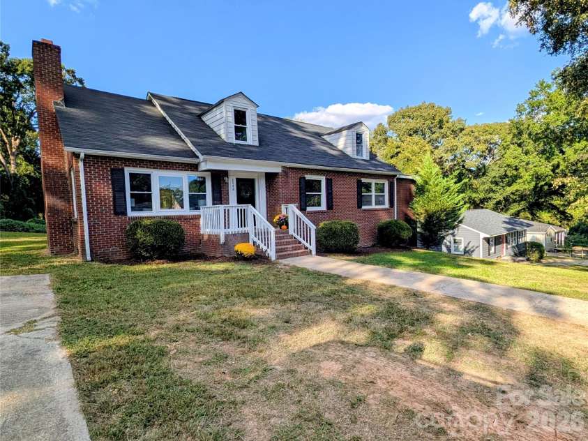 2048 Simmons Street, Gastonia, NC 28052.  MLS# CAR4427061, YatesRealty ID 53987. 