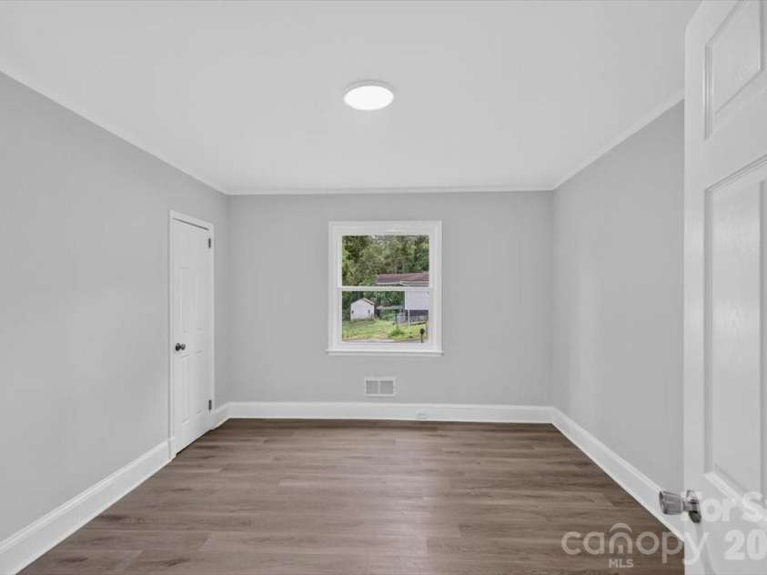 2048 Simmons Street, Gastonia, NC 28052.  MLS# CAR4427061, YatesRealty ID 53987. BR 4- 2nd floor